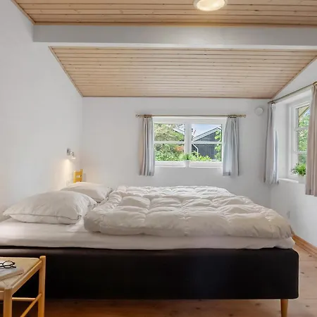Beautiful In With House Sea View Feriehus